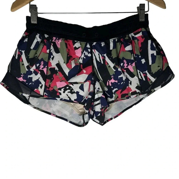 Lululemon Hotty Hot Short in Pop Cut Boom Juice Multi Black - Picture 8 of 10